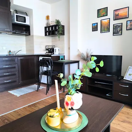 Happy 100mfrom Gondola With Free Bottle Of Wine And Free Parking